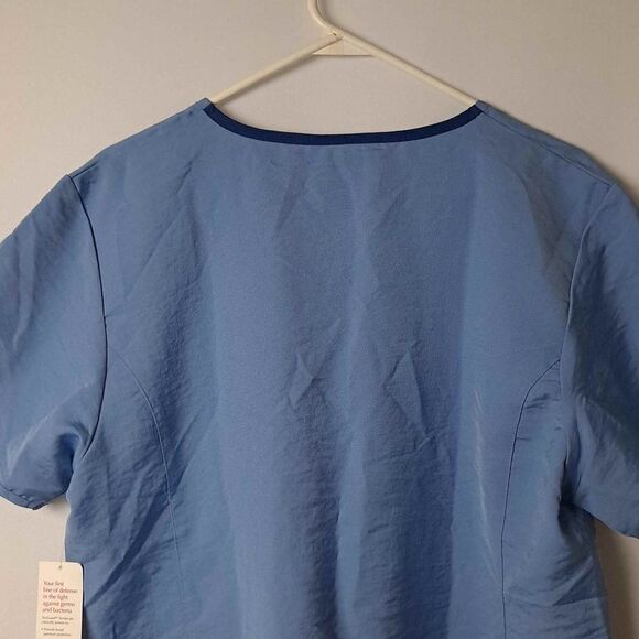 Crest Scrubs top - Picture 10 of 12